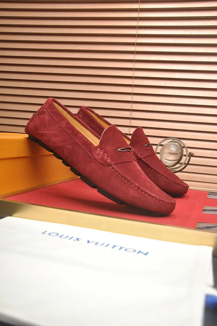 Men's men's shoes 💰420💶 [LV Doudou shoes] (water-dyed cowhide lining) new model is on the market, available on the official website. The new Doudou shoes are processed into single-color materials, and the uppers are made of imported horsehide leather. The body of the shoe is fully hemmed with mark thread, and is lined with imported original cowhide leather. The elegant shoe shape is super suitable for all-matching, and the size is 38-44.